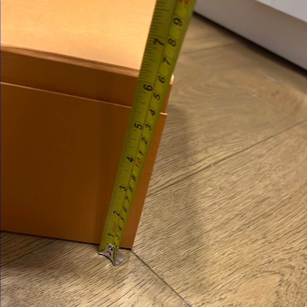 Louis Vuitton Orange Presentation Box with Black Logo - Picture 8 of 8